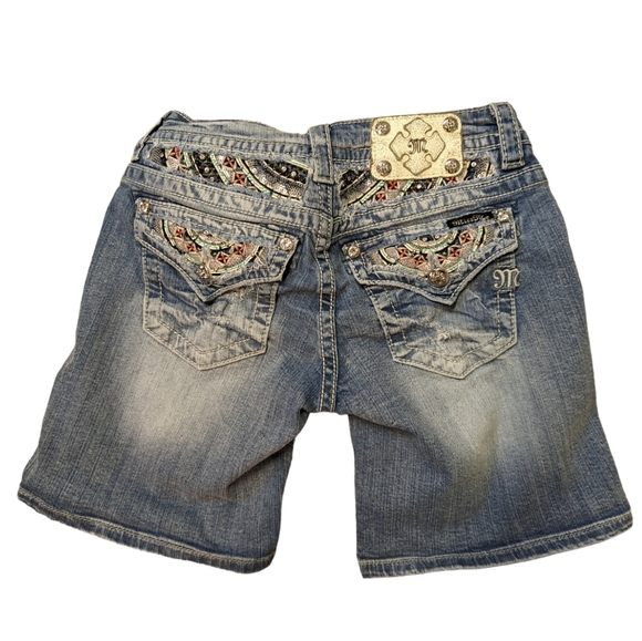 Miss Me Pants - Miss Me Signature Mid Shorts JP7151D3 Embellished White Stitch Denim Women's 27